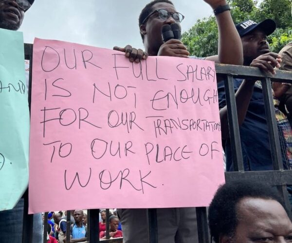 Photos:Oyo Workers Block Secretariat Gate, Demand Audience With Gov. Makinde 