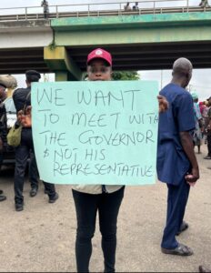 Photos:Oyo Workers Block Secretariat Gate, Demand Audience With Gov. Makinde 