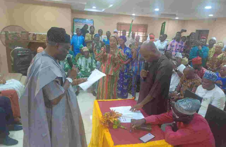 Just In:Ibadan North Agog As Hon Waheed Akanbi ‘Biro’, Swears In As The New Executive Chairman And Honours With A Brand New Car (Video +Photos)