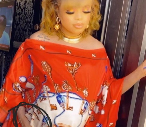 Moment Bobrisky Allegedly Dances to Portable Fresh Track’Brotherhood’ Over Award, Video Stirs Reactions