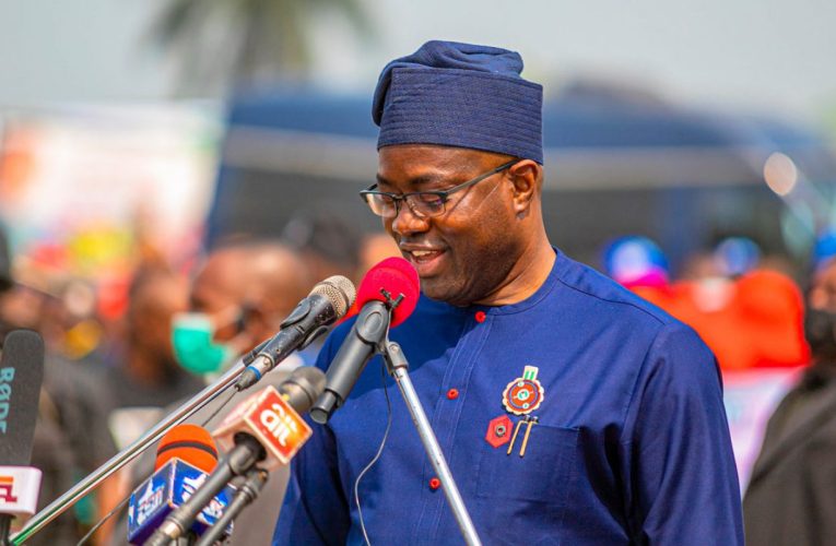 Makinde commends Army, other security agencies for keeping peace in Oyo