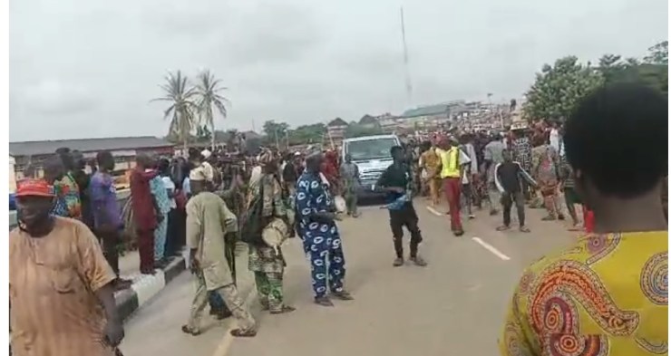 Oyo:Residents Agog As Makinde Opens Olodo Bridge For Vehicular Movement