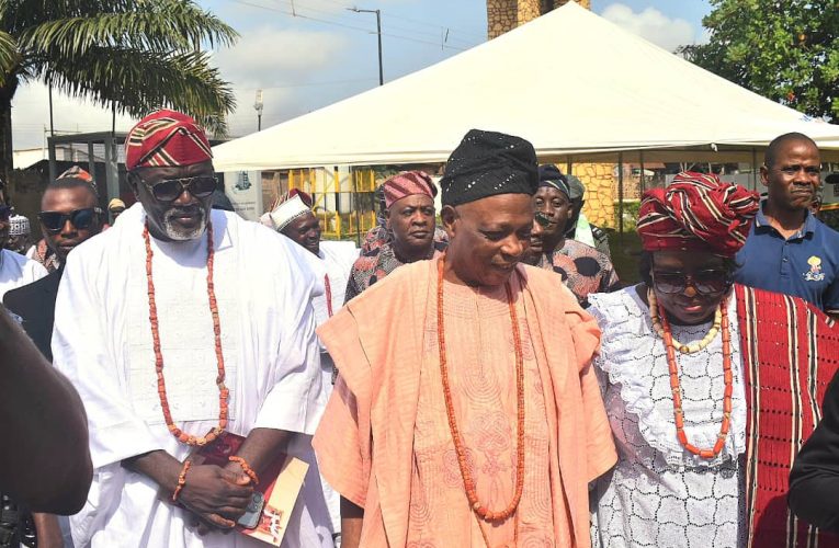 Photos:CJN, Ariwoola , Ex-Governor, Top Dignitaries Honor Odidiomo’s Father-in-Law Burial in Grandstyle