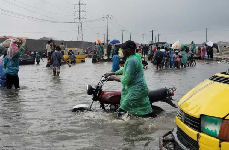 10hours Unstoppable Rain: Lagos Underwater as Flood Devastates, Commuters, Residents Cry Out