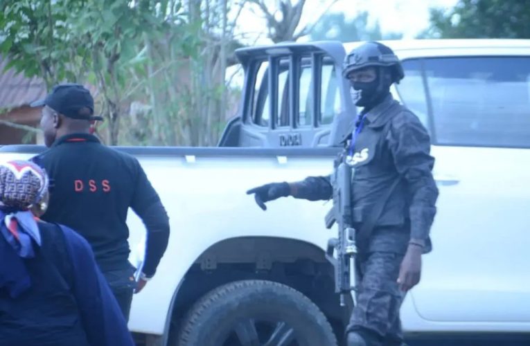 Just In:Suspected Vote-Buyer Nabbed by DSS in Ondo… (Video)