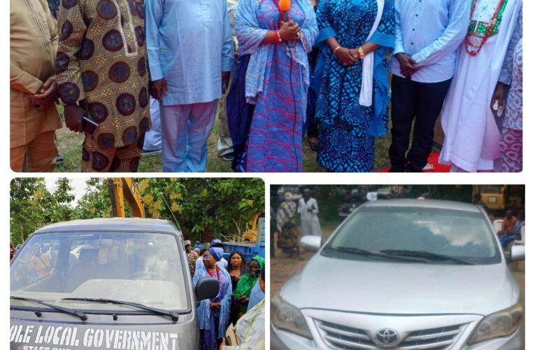 Just In: Olatunji Gifts Oluyole LG Legislative House Leader New Car as NULGE Receives 18‑Seater Bus