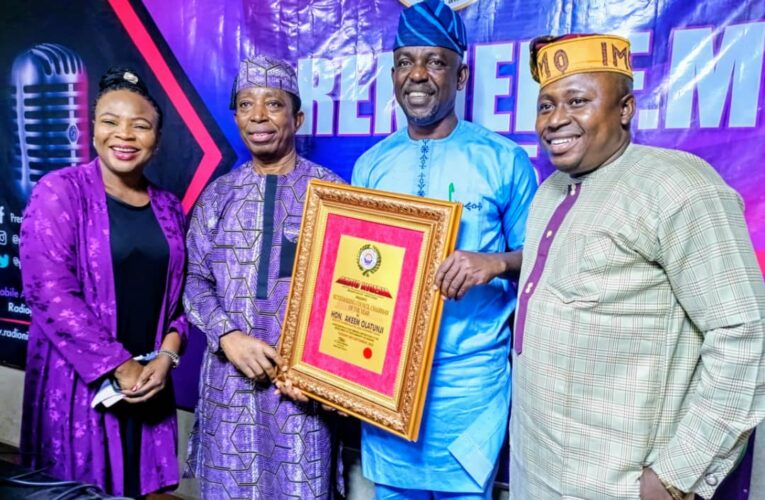 Radio Nigeria S’West Confers Outstanding Council Chairman of the Year Award on Akeem Olatunji