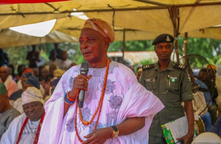 Oluyole LG Chairman, Olatunji felicitates Olubadan designate, Oba Ladoja on his 81st birthday