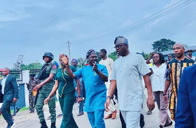 Makinde Makes Surprise Visit to Pacesetter Transport Services, Commends Dikko’s Transformational Leadership